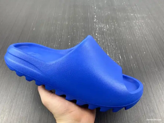 ID4133 Slide Adidas Azure Yeezy 0508